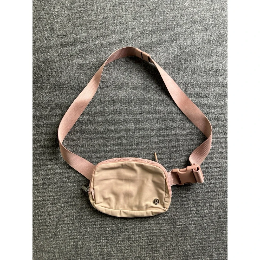 Womens Lululemon Belt Bag Pink Beige Crossbody Waist Pack, Size One Size